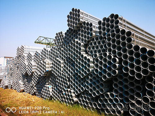 熱鍍鋅管倉(cāng)庫(kù)一角